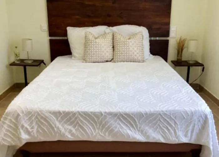 Chez Francois Bed & Breakfast 3*