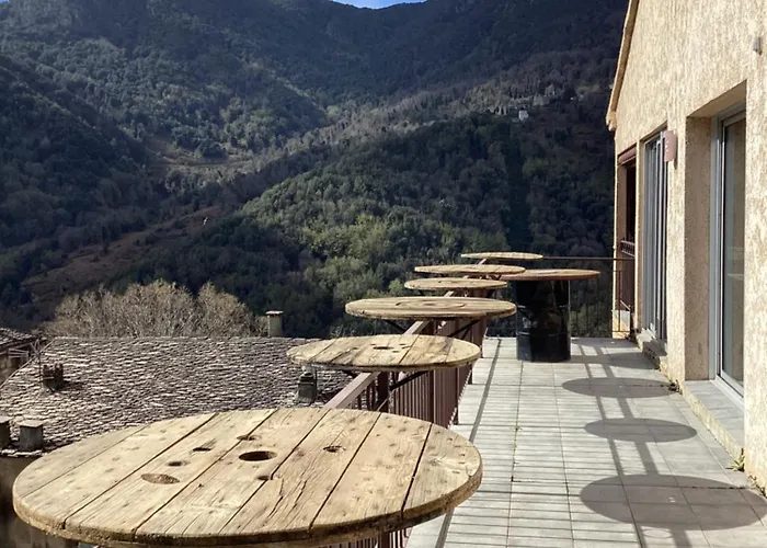 Chez Francois Bed & Breakfast 3*