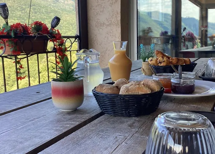 Chez Francois Bed & Breakfast 3*