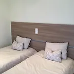 לינה וארוחת בוקר Chez Francois 3*