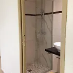 לינה וארוחת בוקר Chez Francois 3*