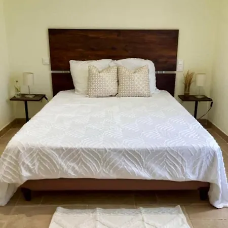 Chez Francois Bed & Breakfast *