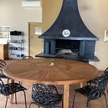 Chez Francois לינה וארוחת בוקר